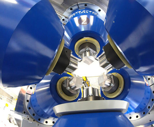 德國Max Voggenreiter(沃根瑞特)LPQ6六軸大腔體壓機(jī) 德國Max Voggenreiter(沃根瑞特)LPQ6六軸大腔體壓機(jī)